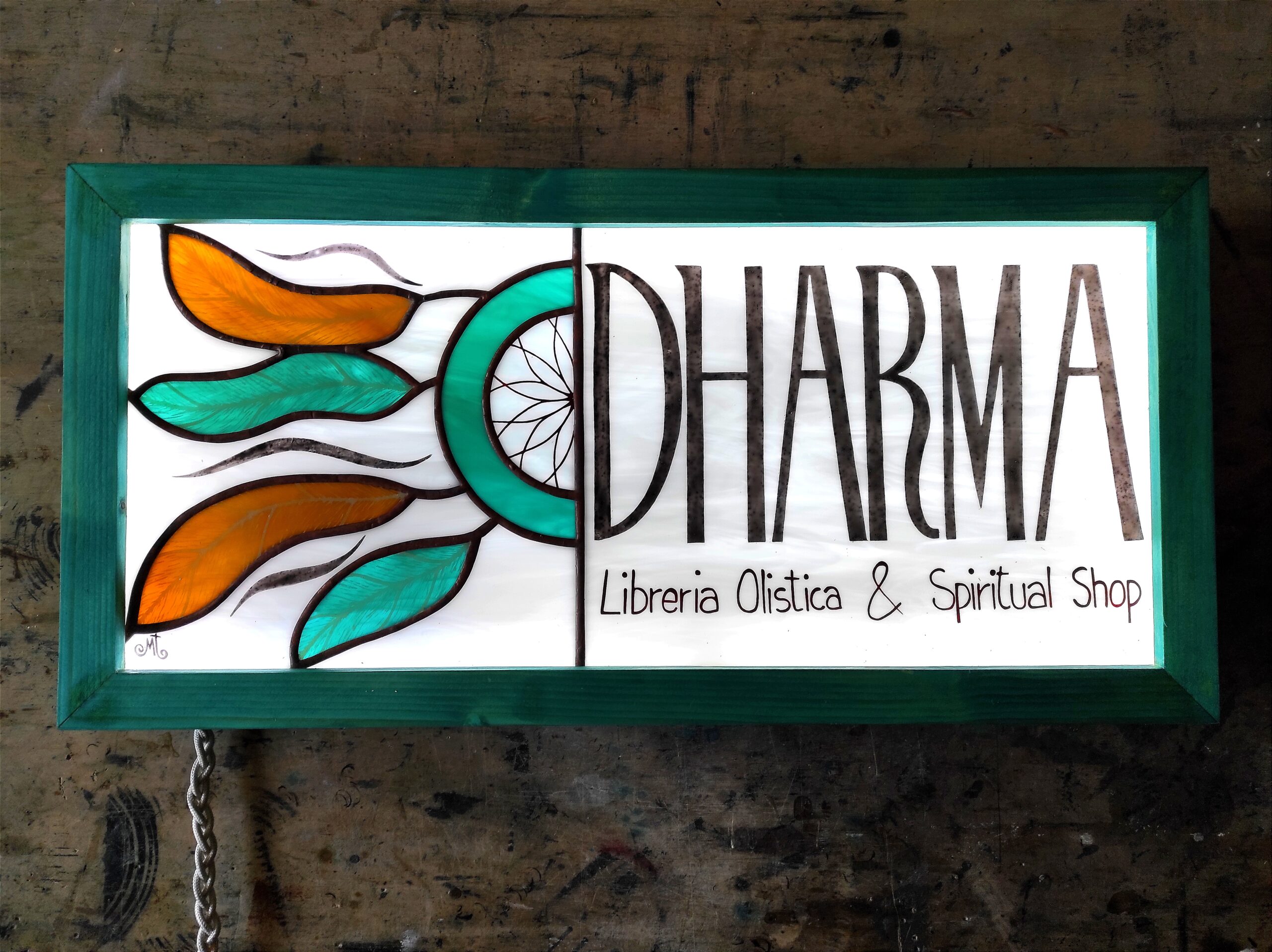 Lightbox realizzato per Dharma, spiritual shop nel cuore di Santa Margherita Ligure.